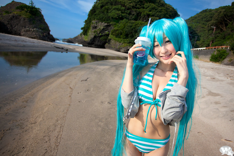 Miku_bikini-Chii-002.jpg