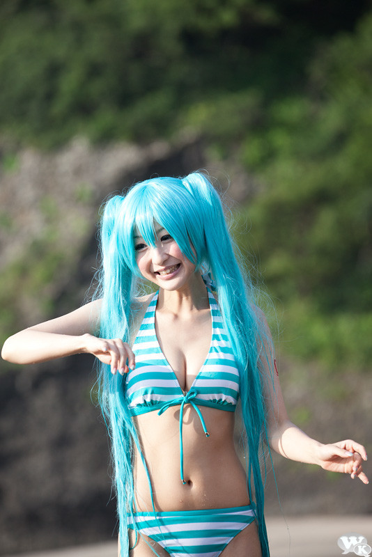 Miku_bikini-Chii-010.jpg