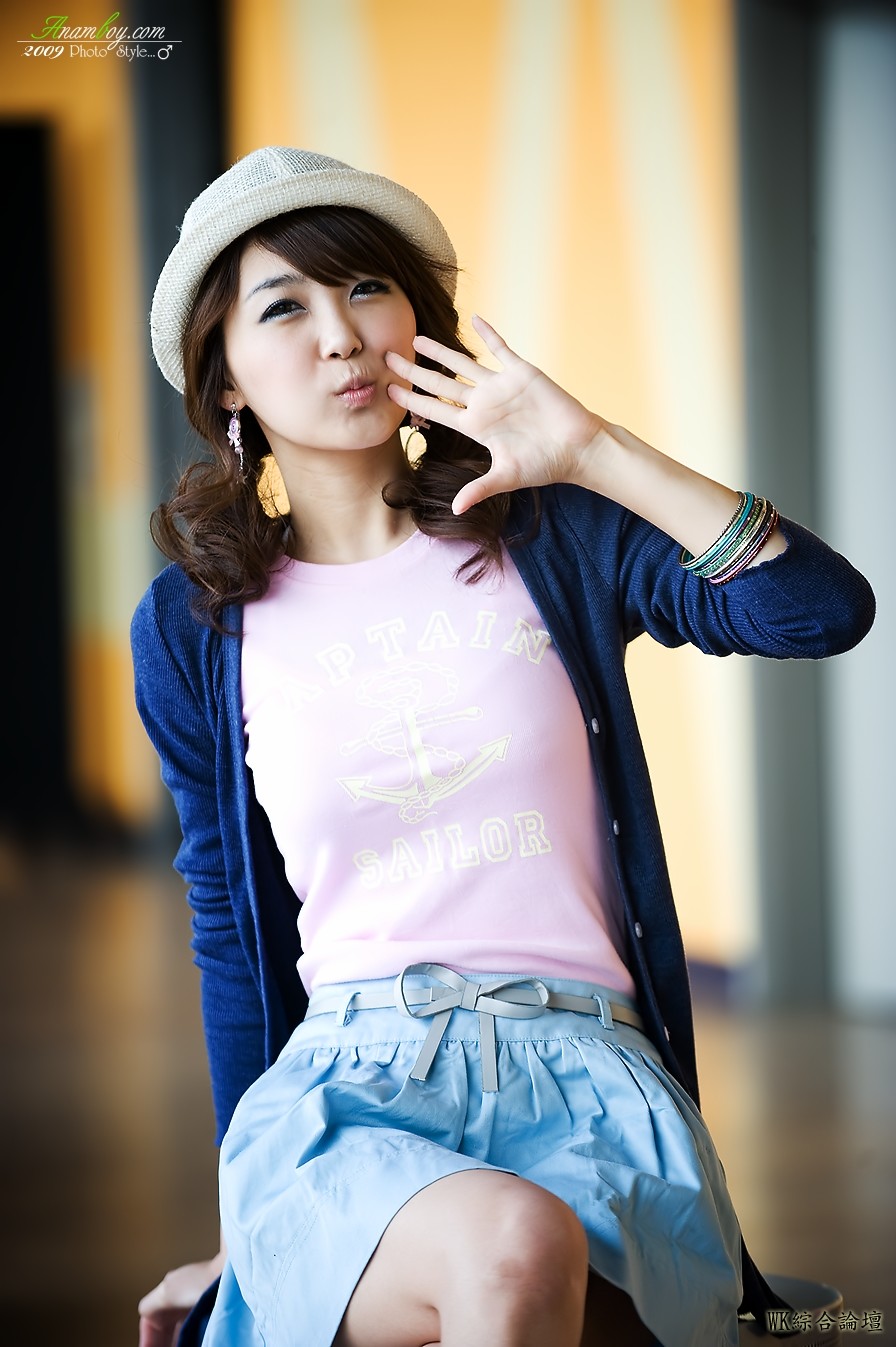 bang eun young hat and skirt 08.jpg