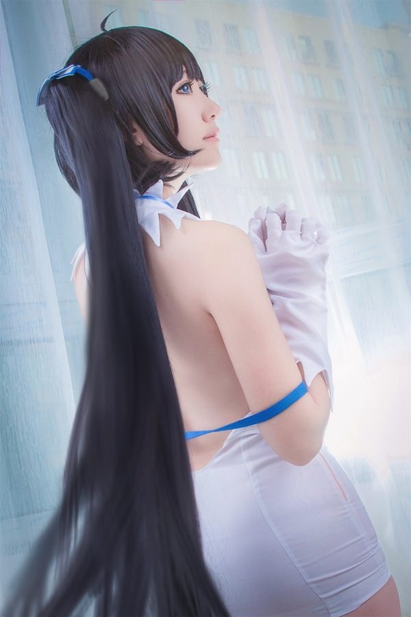 sexy-hestia-is-it-wrong-to-try-to-pick-up-girl-in-dungeon-cosplay-012316-7.jpg