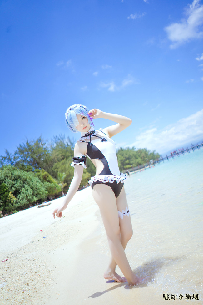 07_Beach_Swimsuit_Rem_Cosplay_10.jpg