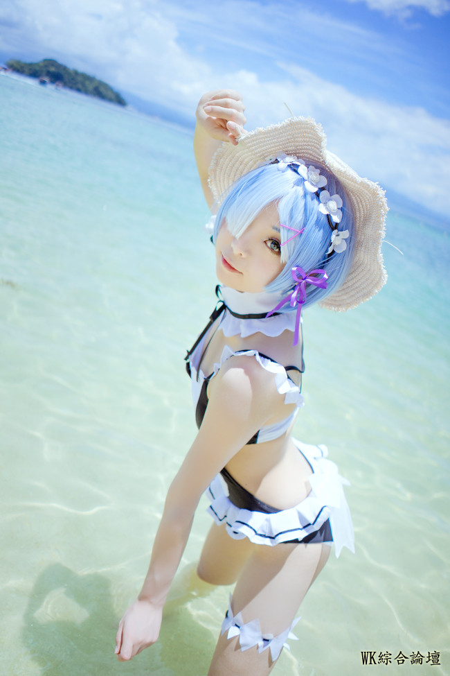 08_Beach_Swimsuit_Rem_Cosplay_11.jpg