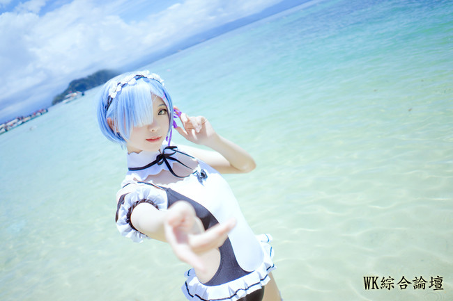 09_Beach_Swimsuit_Rem_Cosplay_12.jpg