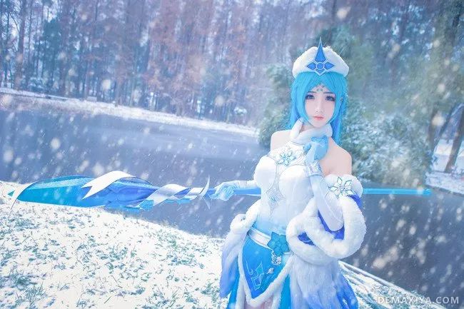 王者荣耀女英雄cosplay图片 美女角色真人裸露cos颜值逆天-1.jpg