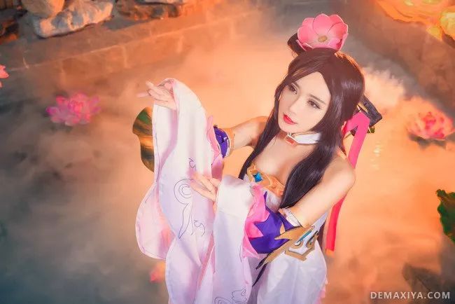 王者荣耀女英雄cosplay图片 美女角色真人裸露cos颜值逆天-3.jpg